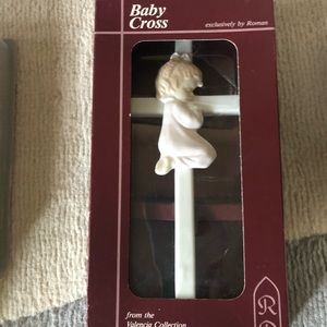 💙 Roman Porcelain kneeling child by the cross